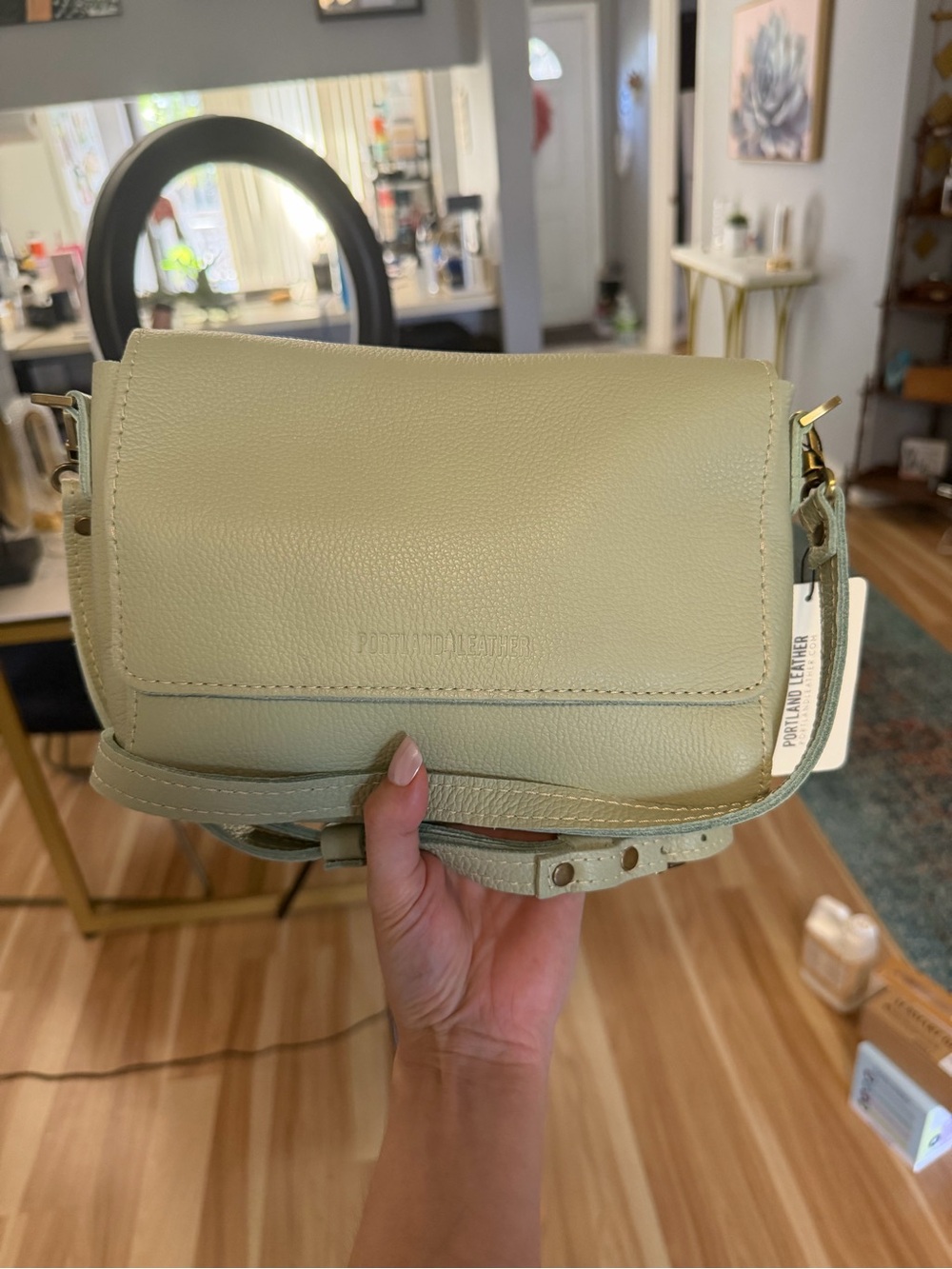 Portland Leather Metro Crossbody Pistachio Green Pebbled Leather Bag NWT - Picture 2 of 7